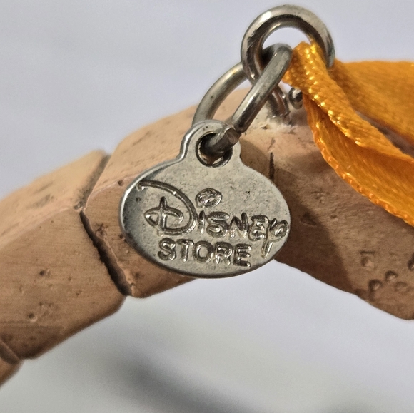 Disney Store 2017 Maid Marian and Robin Hood Ornament - Picture 5 of 6